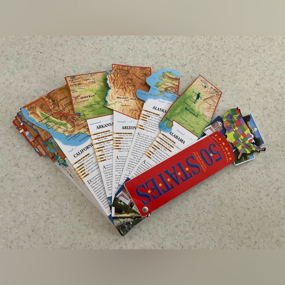Fandex Family Field Guides: 50 United States Flash Cards Handheld Fan-style Deck